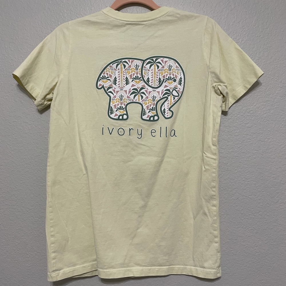 Super cute ivory Ella tee
